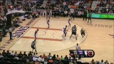 帕克最经典的一次节奏变向过人。