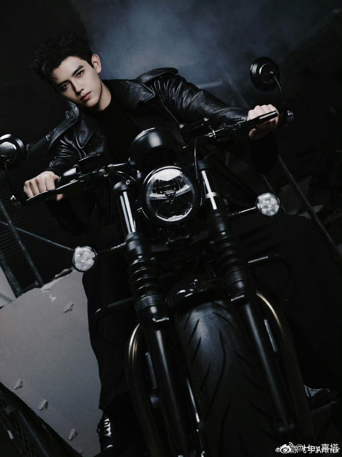 幼年陈飞宇等比例放大陈飞宇等比例放大陈飞宇这基因真的绝！小时候软萌奶娃，长大后