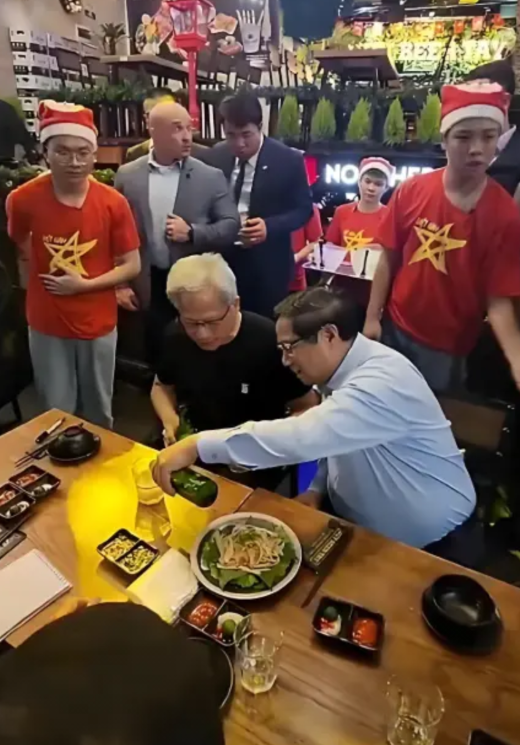 英伟达深夜发文说自己的芯片中没有后门也没有终止开关和监控软件真是三十年河东