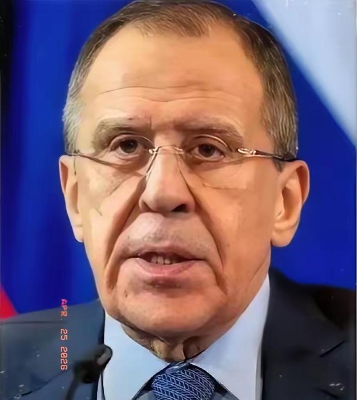 4月25日，莫斯科突然甩出一记震碎全球政坛的“重磅炸弹”！干了快20年外长的拉
