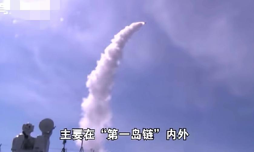 从黄海到南海，水面舰艇上百艘，这只是水面舰艇，水下还有有人和无人舰艇那也数不胜数