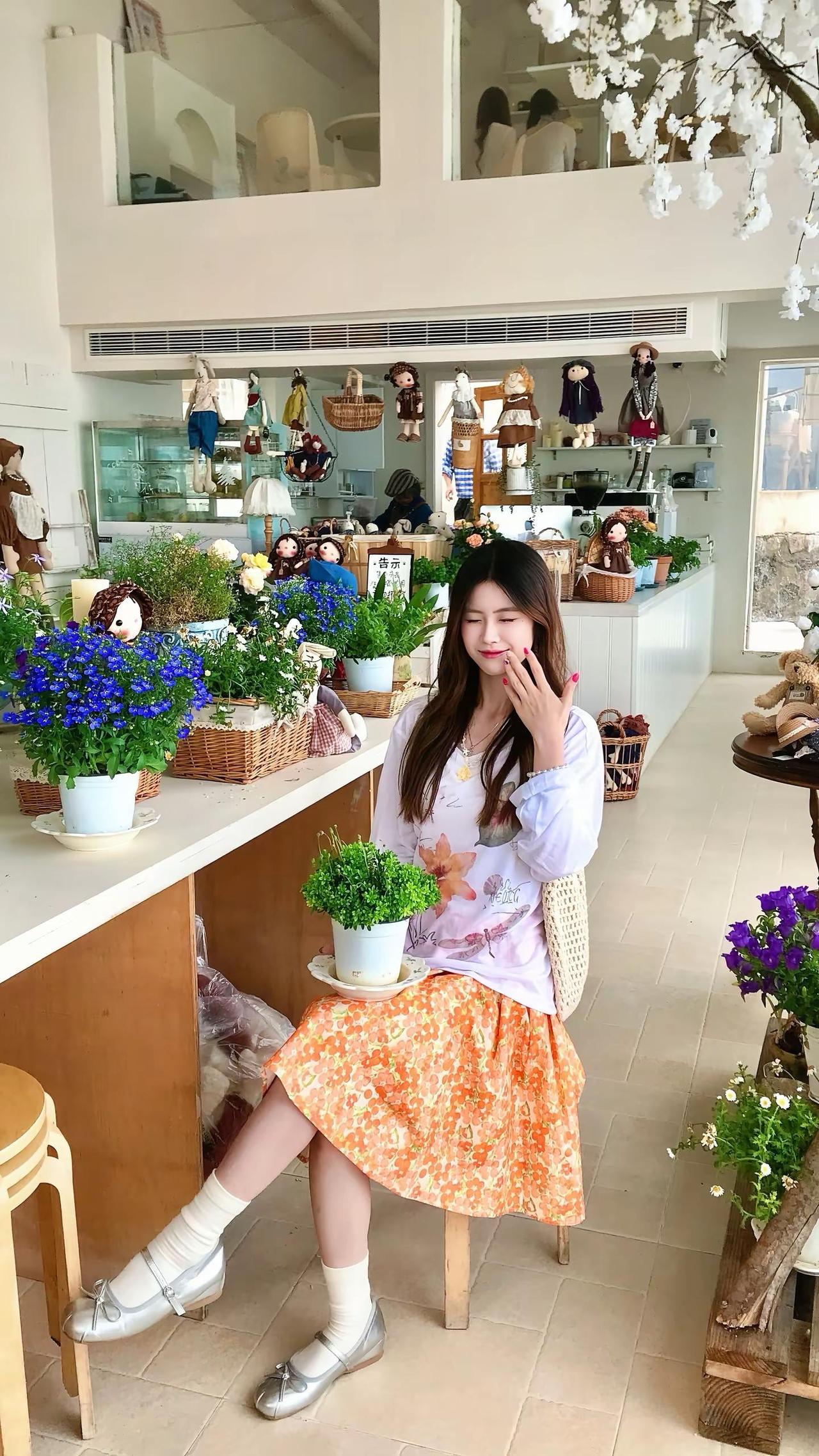 突然爱上花爱上这似花一般的日子花拍照姿势春日穿搭