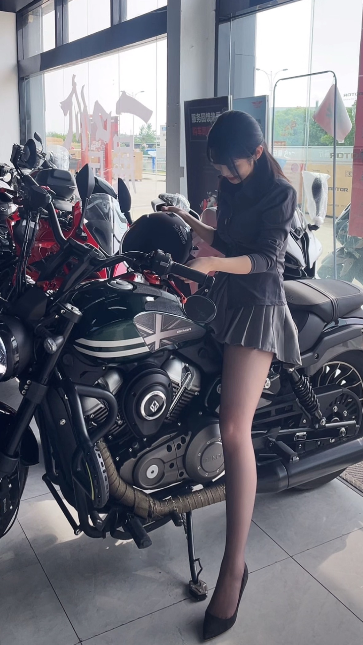 骑摩托车的乐趣还是很多的[doge]​​​