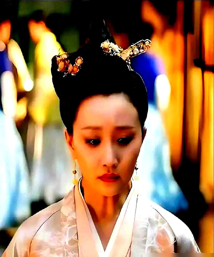 《知否》电视剧把张桂芬拍得太软了！原著里，英国公独女可不是什么善茬。府里