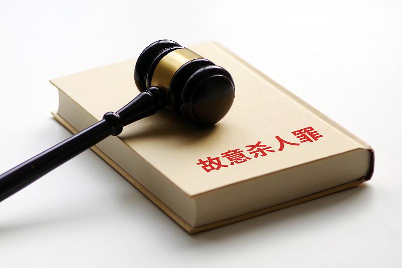 这案子看完我整个人都傻了，完全是现实版的荒诞剧。江苏泰州的陈某当小三当得魔怔了
