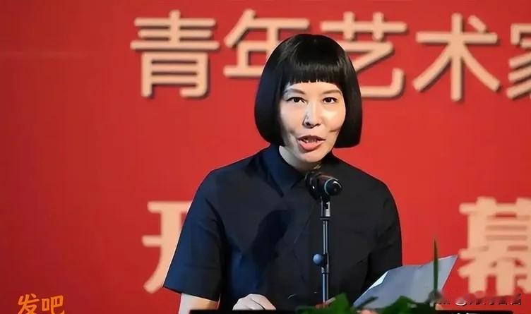 这事儿干得漂亮！丁荭被处理了，这就是咱敢死磕到底的胜利！只是没想到她的作品竟然