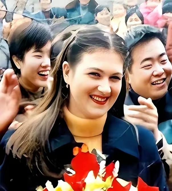 23岁乌克兰富家千金娜佳下嫁河南农村，这爱情一开始就像童话。刚嫁来时，公婆疼她，