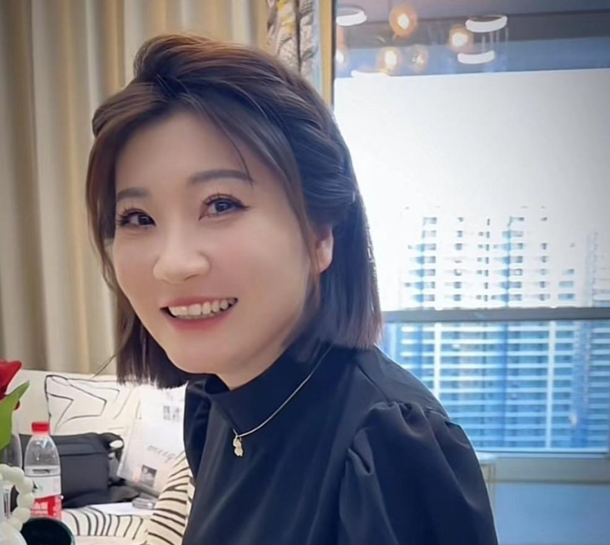 我有种预感，王暖暖应该不会去找余某东或者其家属追讨50万元。王暖暖自身很强