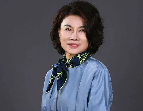 董明珠人气居高不下,格力越卖越好,人民群众的眼睛是亮的