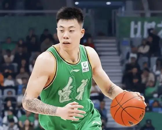 一年走一核心辽宁本土化情怀成最大笑话，张镇麟转会上海早有预兆。其实从张镇麟婚礼定