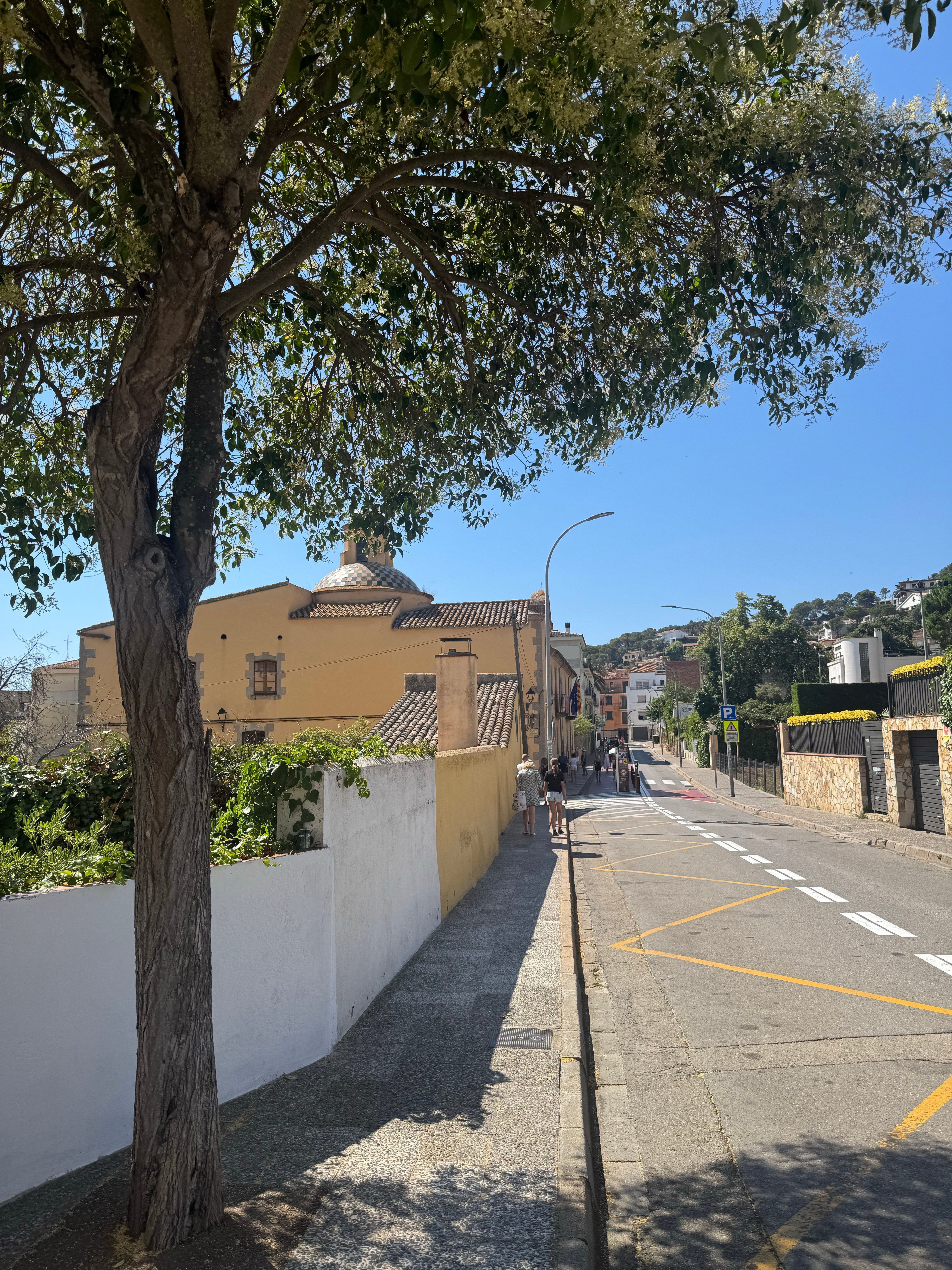 如果有时间，真想在这个小镇住上几天，啥也不用想，想去海边几步路就能到。西班牙·