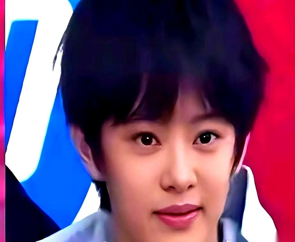 我算是看明白了，老天爷在捏邓超和孙俪家孩子的时候，指定是开了个小差，而且还忍不住