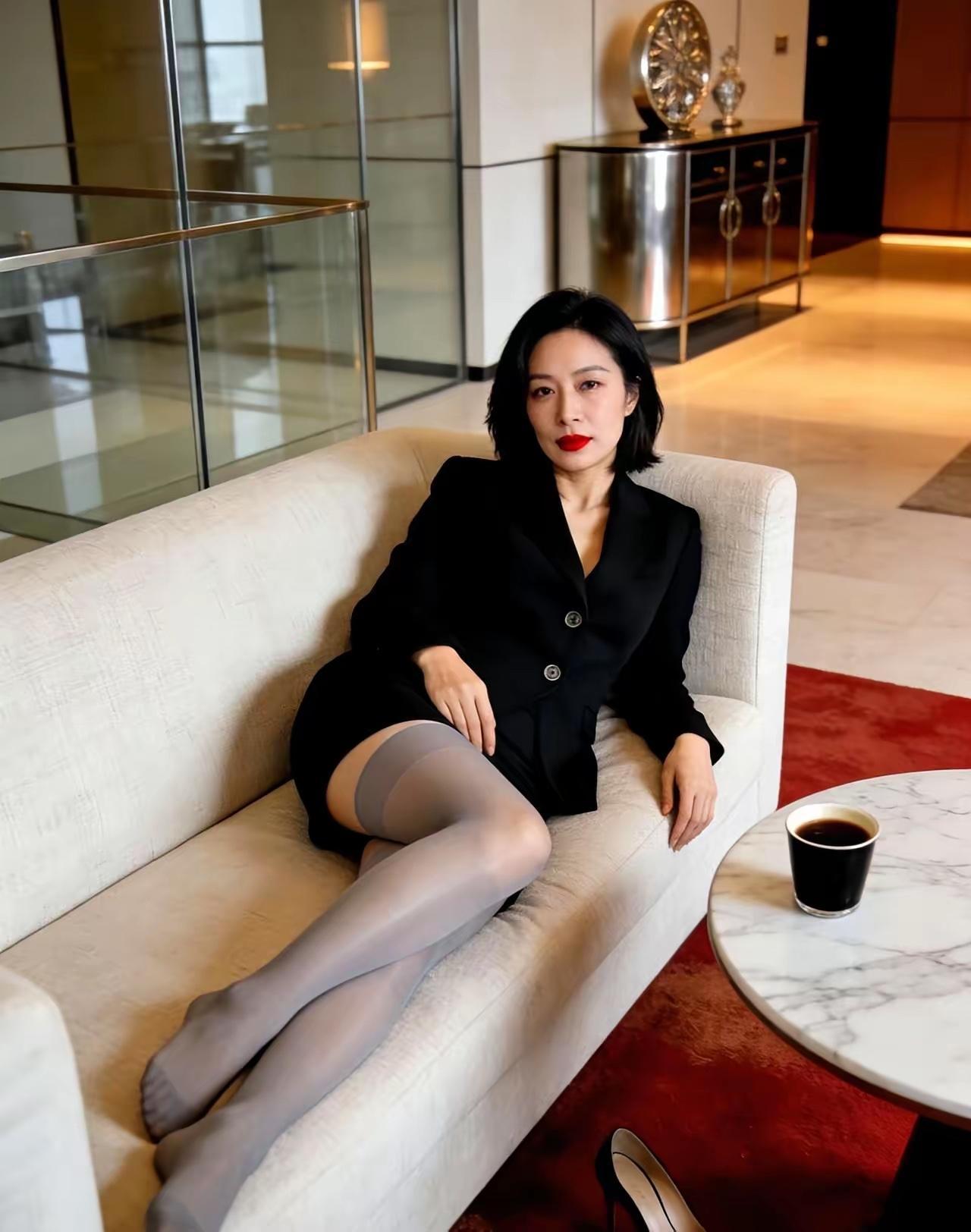 只有站得足够高，曾经的惊涛骇浪，在眼里也不过是微风拂面。