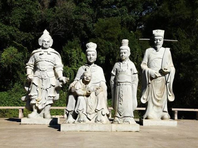 宋末三帝：1.恭宗赵㬎：宋度宗赵禥次子，全皇后所生；4岁封嘉国公，5岁在灵柩