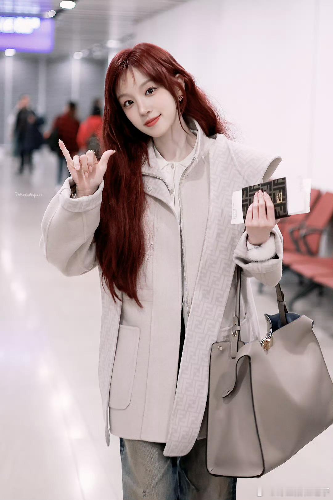 宋雨琦她说的全是我的词宋雨琦听到粉丝说要和自己隔开一点，虽然没有说话但从表情已