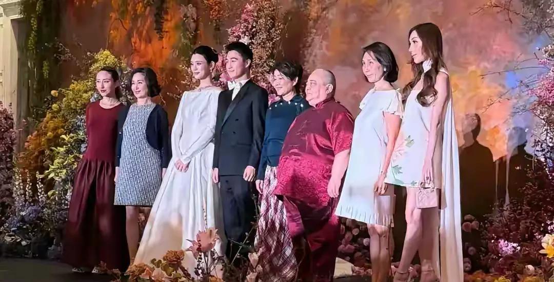 从各房派出的喝喜酒人数去看，蓝琼缨这一脉比较多人去，陈婉珍黎婉华等都一样。赌王四