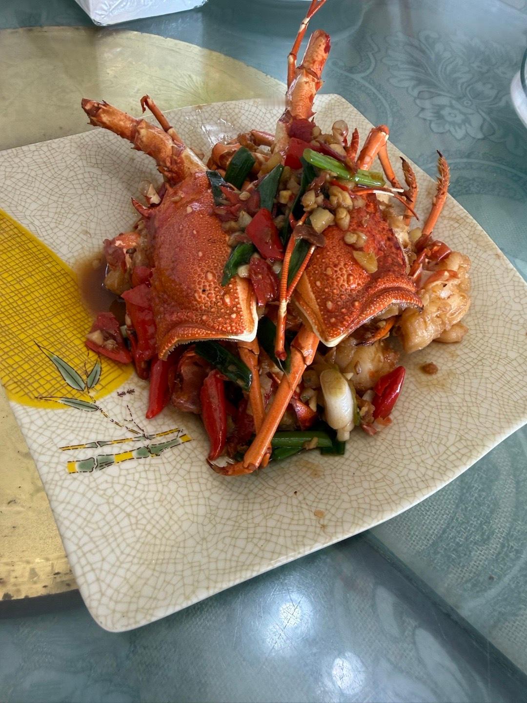 涠洲岛美食体验（未完待续）晚上品尝了香蕉鸡。味道不在我的美食范围范畴。个人认为除