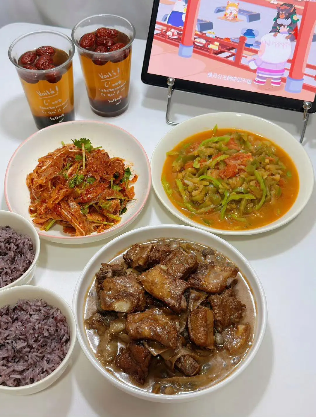 晚餐，左边和右边，你会怎么选？