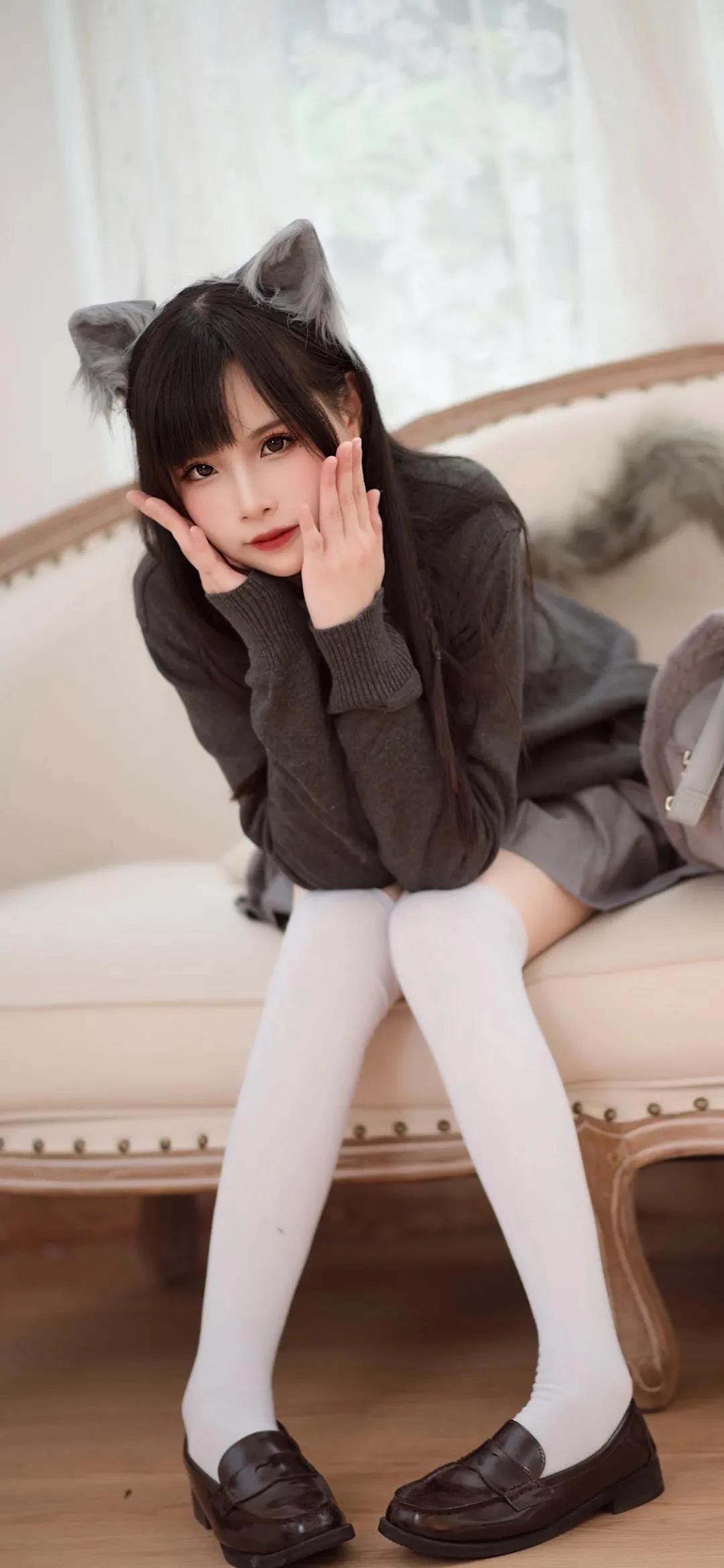 笑话：晚上，夫妻俩刚躺下，老婆问老公：假如我S了，你还会再娶吗？​老公说：你是