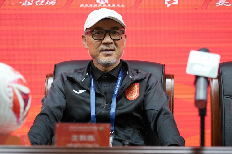 换帅见效! 铜梁龙4轮3负果断换帅, 张外龙最后6轮4胜2平成功冲超