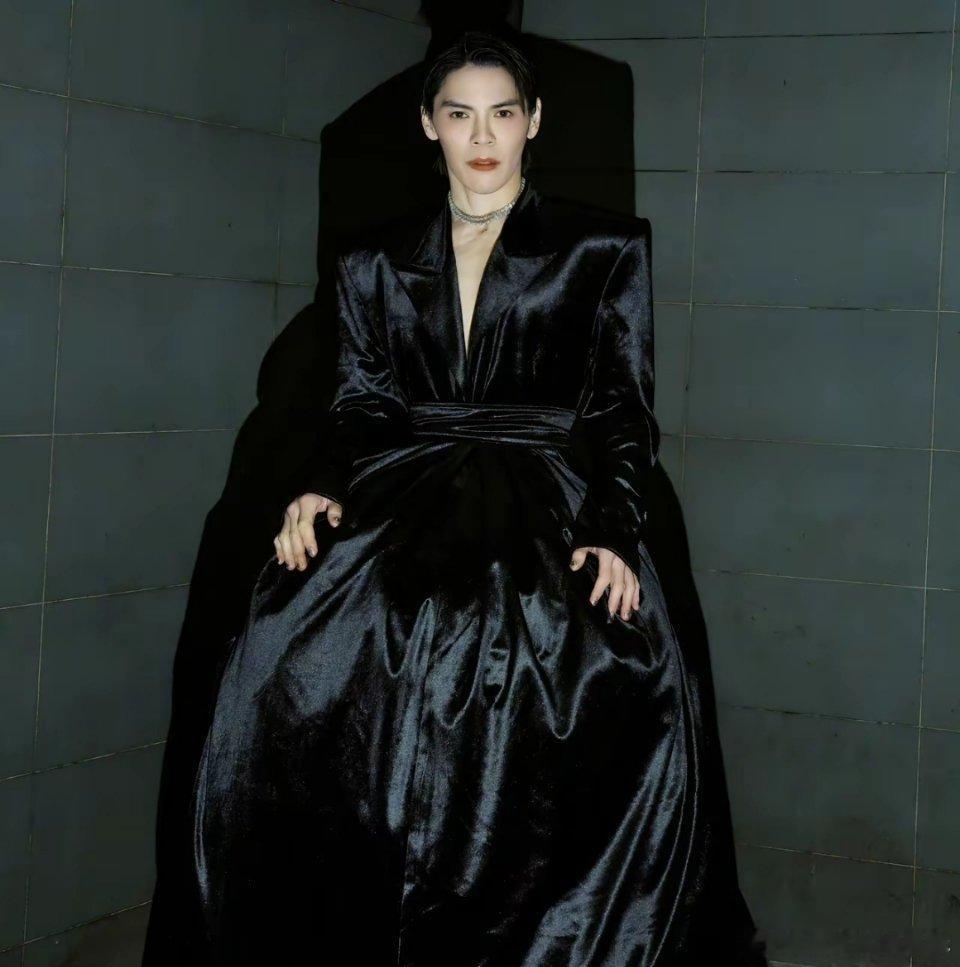 向太又又又被打脸了这次打脸向太的不是郭碧婷爸爸而是她的好大儿向佐，她前几天才说4