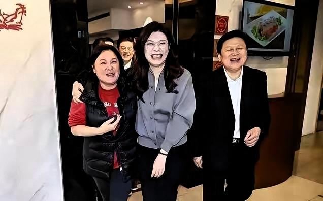 郑丽文今日启程访陆，蓝营这波操作直接让人眼前一亮！国民党团一声令下，全体立委集