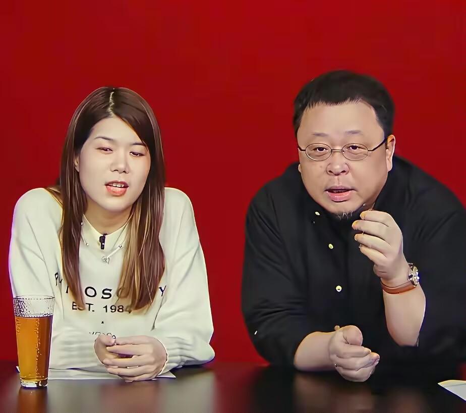 为啥大家还没原谅杨笠看看她说的话做的事就知道了杨笠最近受邀到罗永浩的播客，网