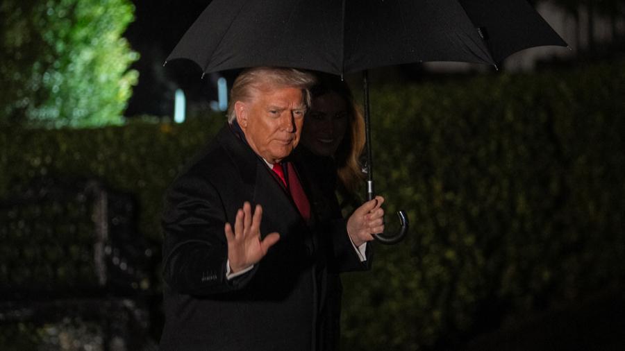 史无前例！！！特朗普一声令下。召回30名美国驻外大使。被召回的大使里。