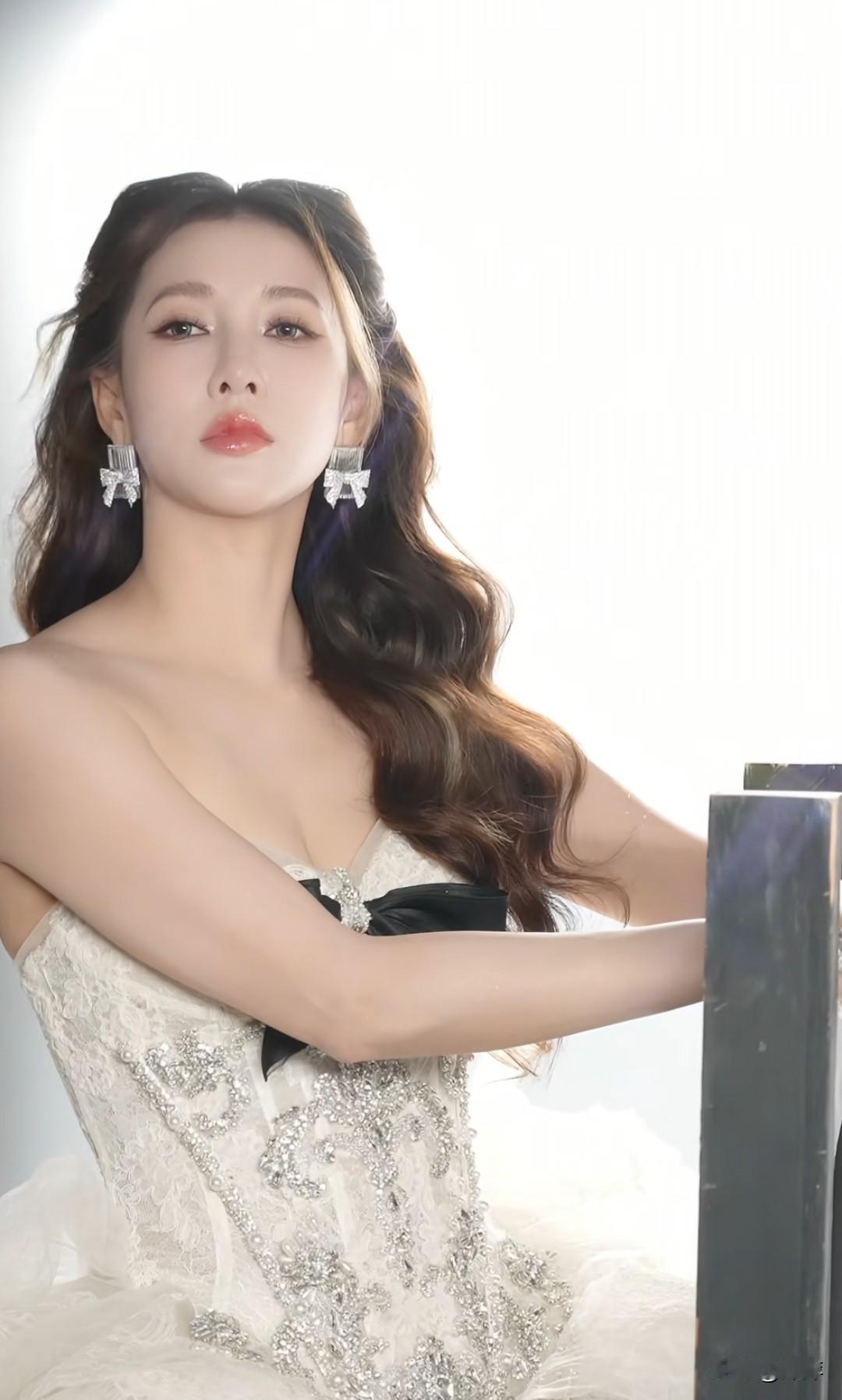 弦子.美的很有棱角