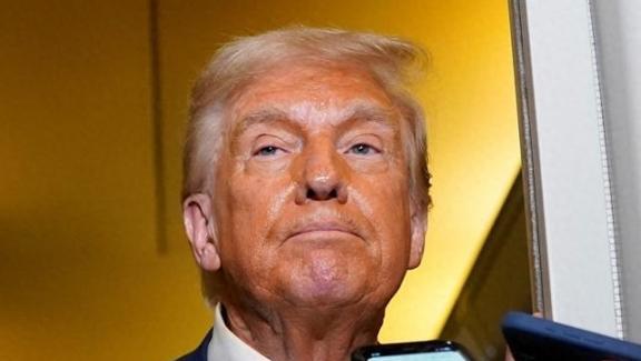 贸易战打了十天，美国才发现自己是多么的愚蠢。2025年4月2日，美国气势汹汹地