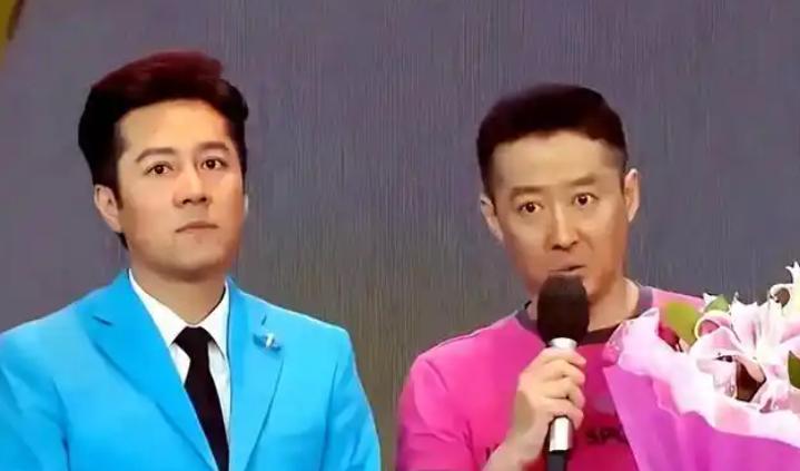 蔡国庆每月雷打不动给弟弟蔡军转2万，这一发就是20年，外界只道是兄长慷慨，直到真