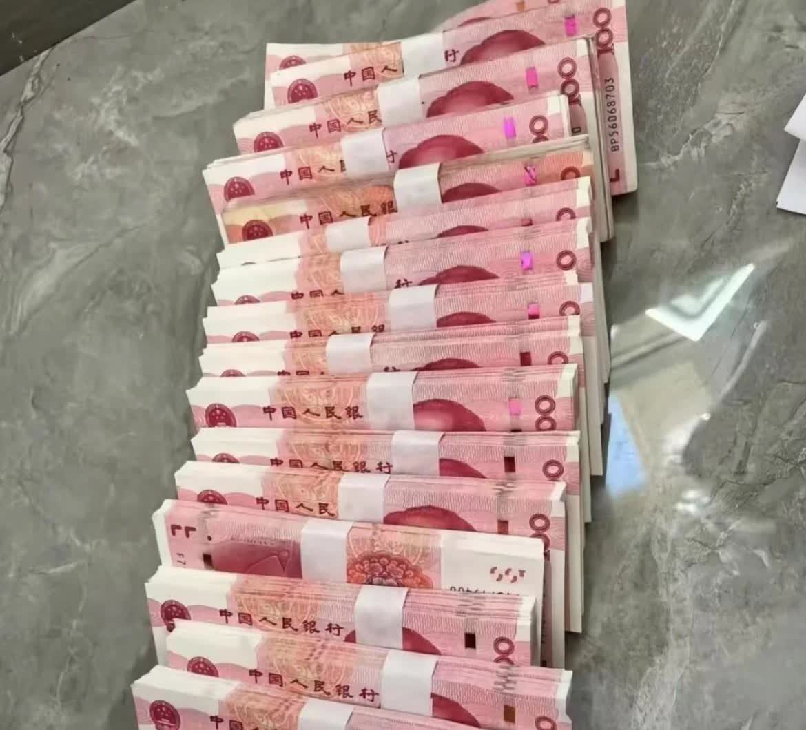 父母的钱，是孩子的底气和退路。中国人都爱攒钱，有人说“钱攒着不花干什么，