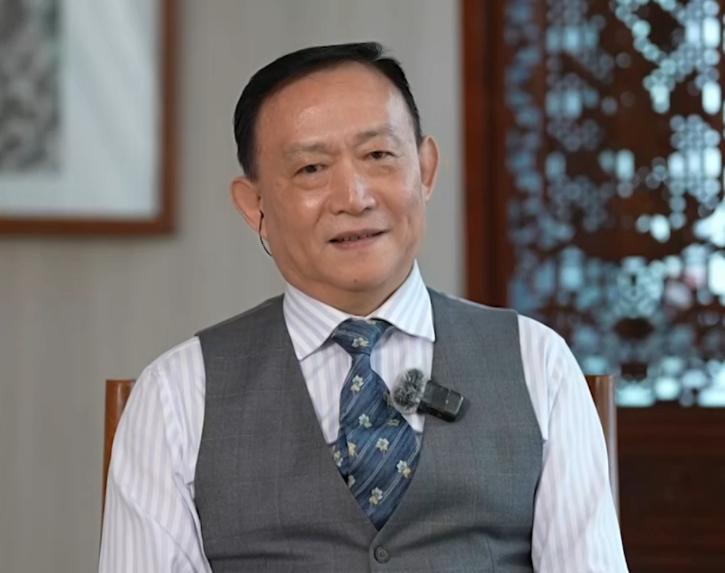 卢麒元喊人民币升值，温铁军提醒生产过剩，金灿荣直言贸易顺差太大不好，把这些话连起