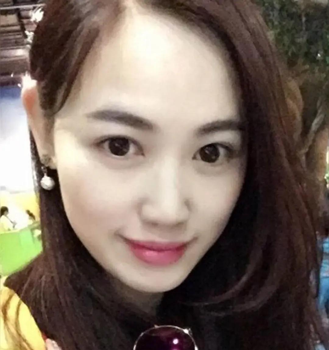 几年前有个姓马的出轨，被网友们喊马金莲！！今年又被郑扬融暴姓马的也出轨！而且