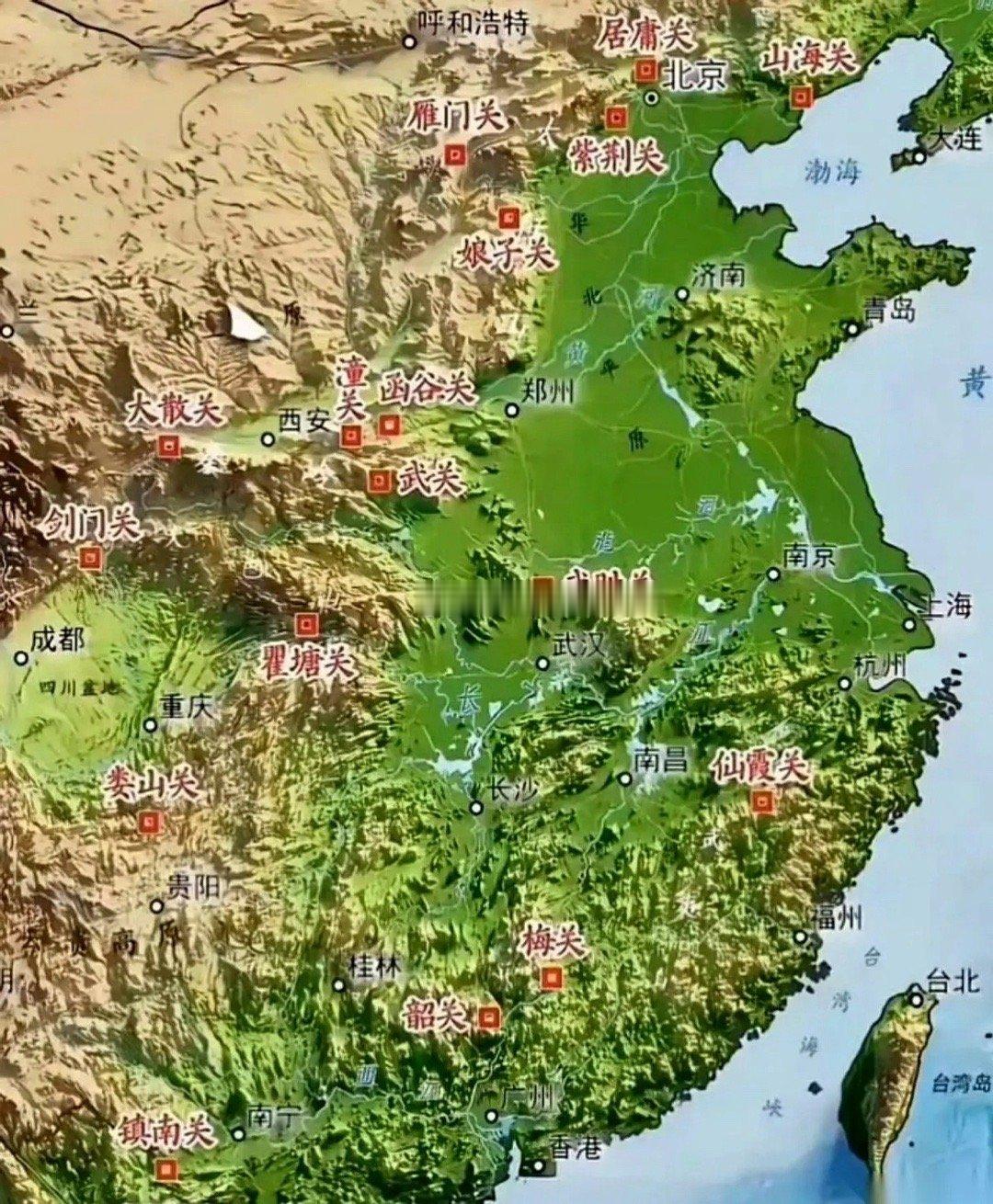 韶关，可以说是中国最拧巴的一个关。别的关，守的都是国门。但它，杵在广东的正中间。