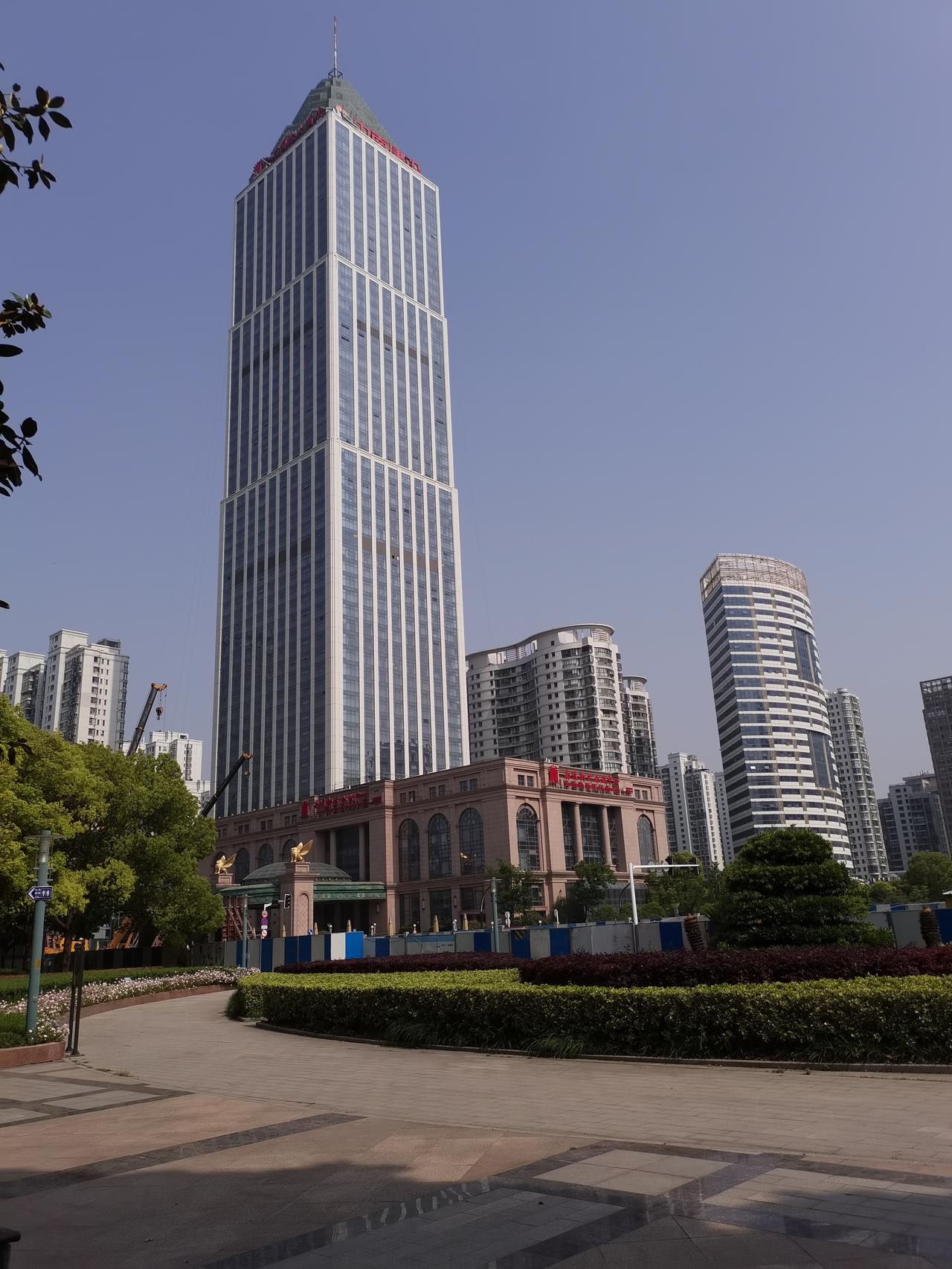 南通第一高楼，2011年建成，278米南通金石国际大酒店，在江苏省的地级市当中算