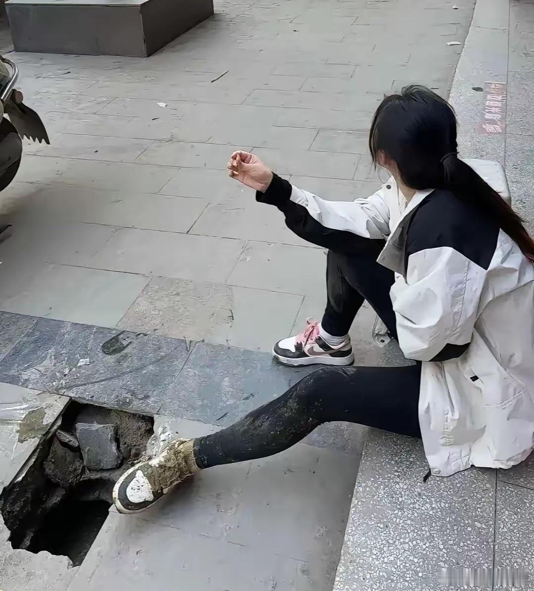 这种情况，找谁索赔？[汗][汗]​​​