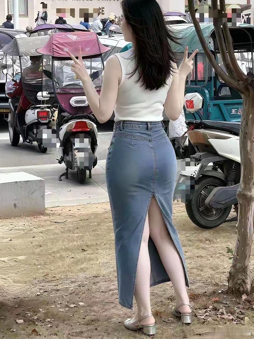 学校门口一直都热闹！​​​