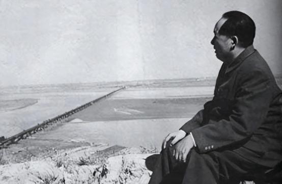 毛主席真是高明，不得不服！如今渤海能完全属于中国，没有一艘外船胆敢驶入，完全是因