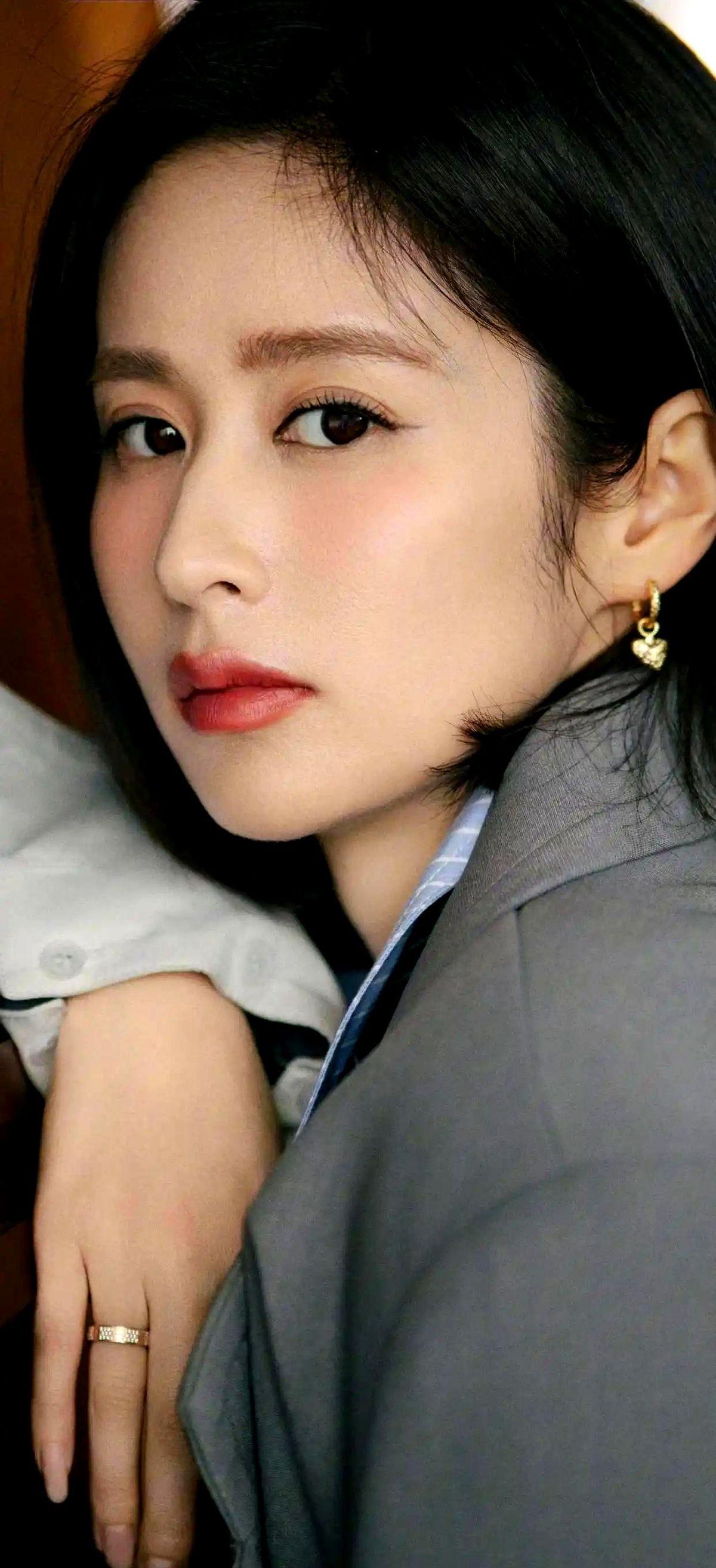 别再信什么999朵玫瑰、包场摩天轮的童话了，颖儿这一嗓子算是把娱乐圈的“恋爱假面