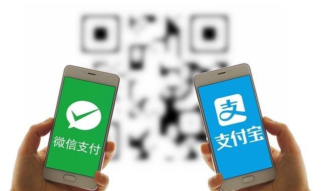 一位美国华人表示，中国的手机支付是最傻的事情，每次都需要掏出手机扫码，输入密码才