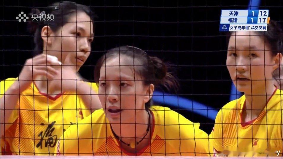 庄宇珊对阵江苏（3局）进攻：11/32，成功率34%，2次失误，3次被拦发球