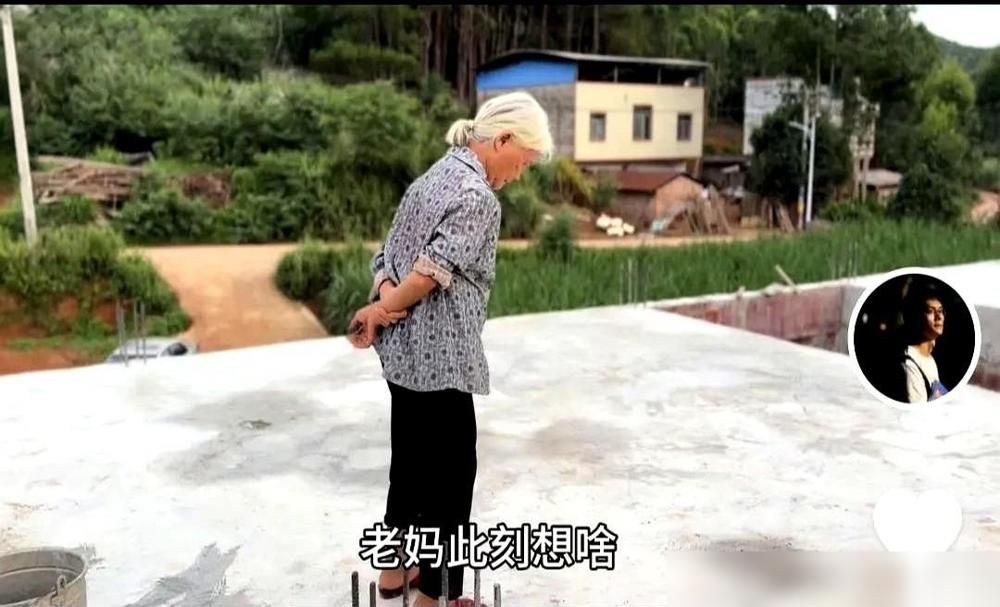 看了唐尚珺端午回家的视频，才发现这人不仅考大学轴，盖房子也轴得让人看不懂。他