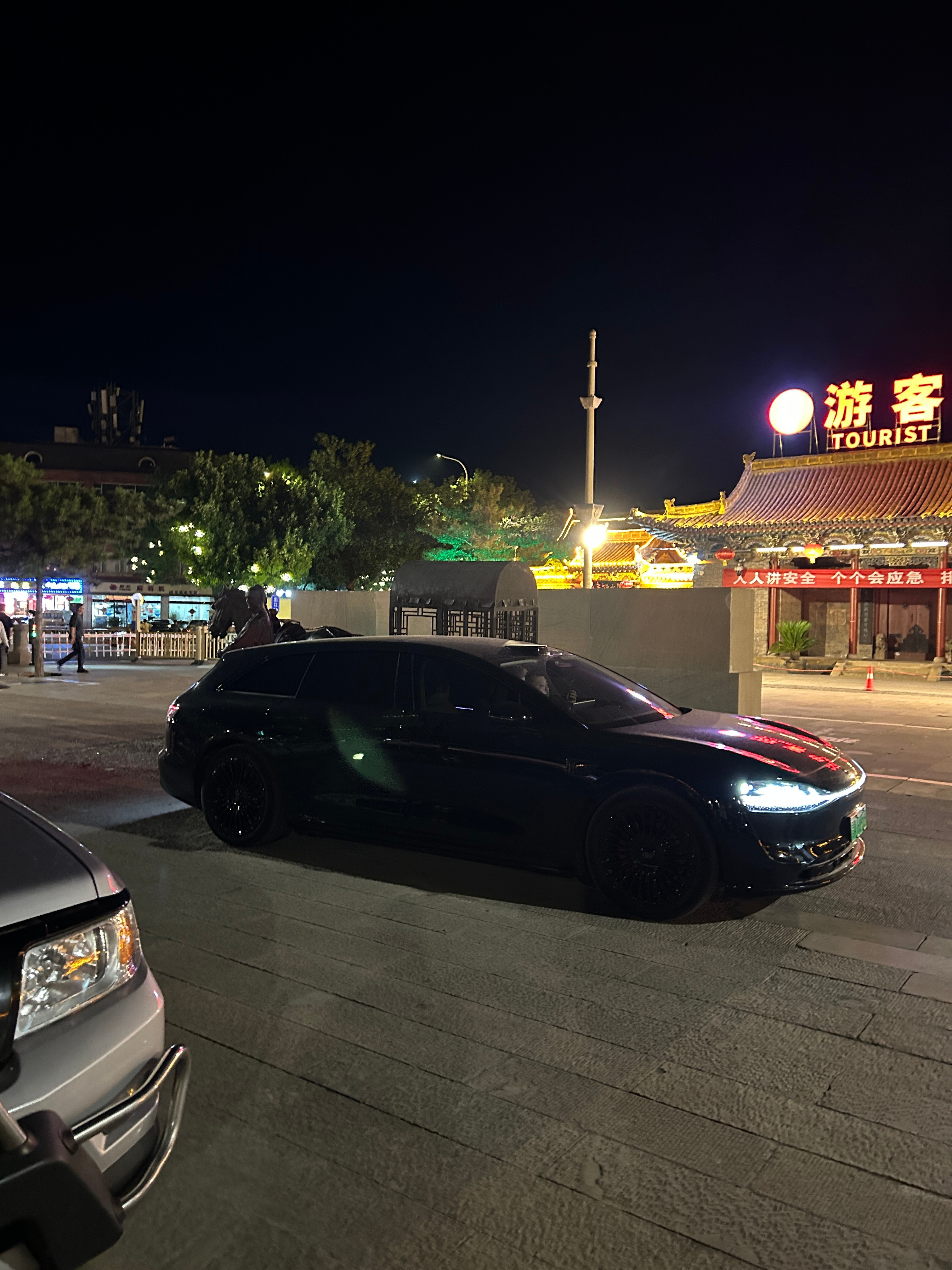 看到两个猎装车，说实话，我觉得S9T帅爆了享界s9
