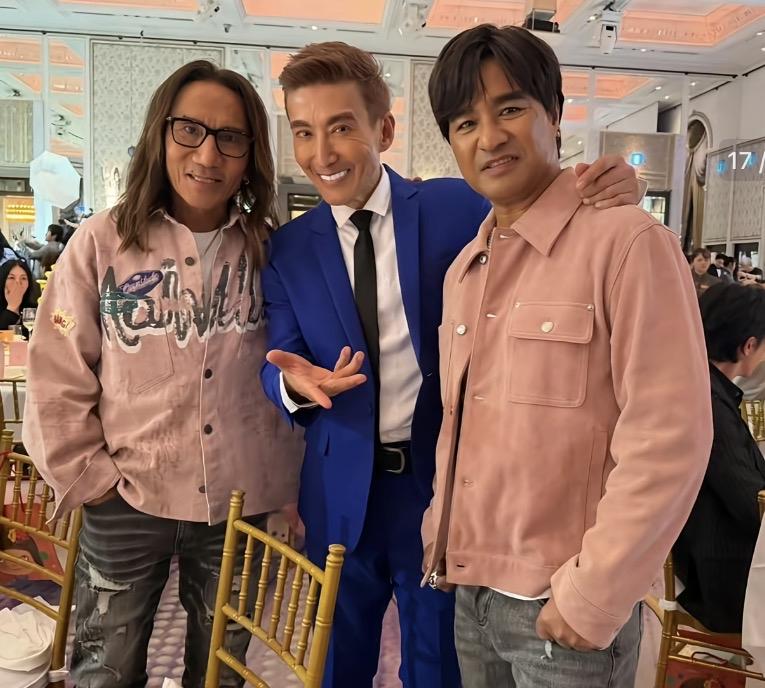 动力火车到底多大年纪了啊！看他们在陈汉典婚礼现场的照片，怎么感觉和二十多年前