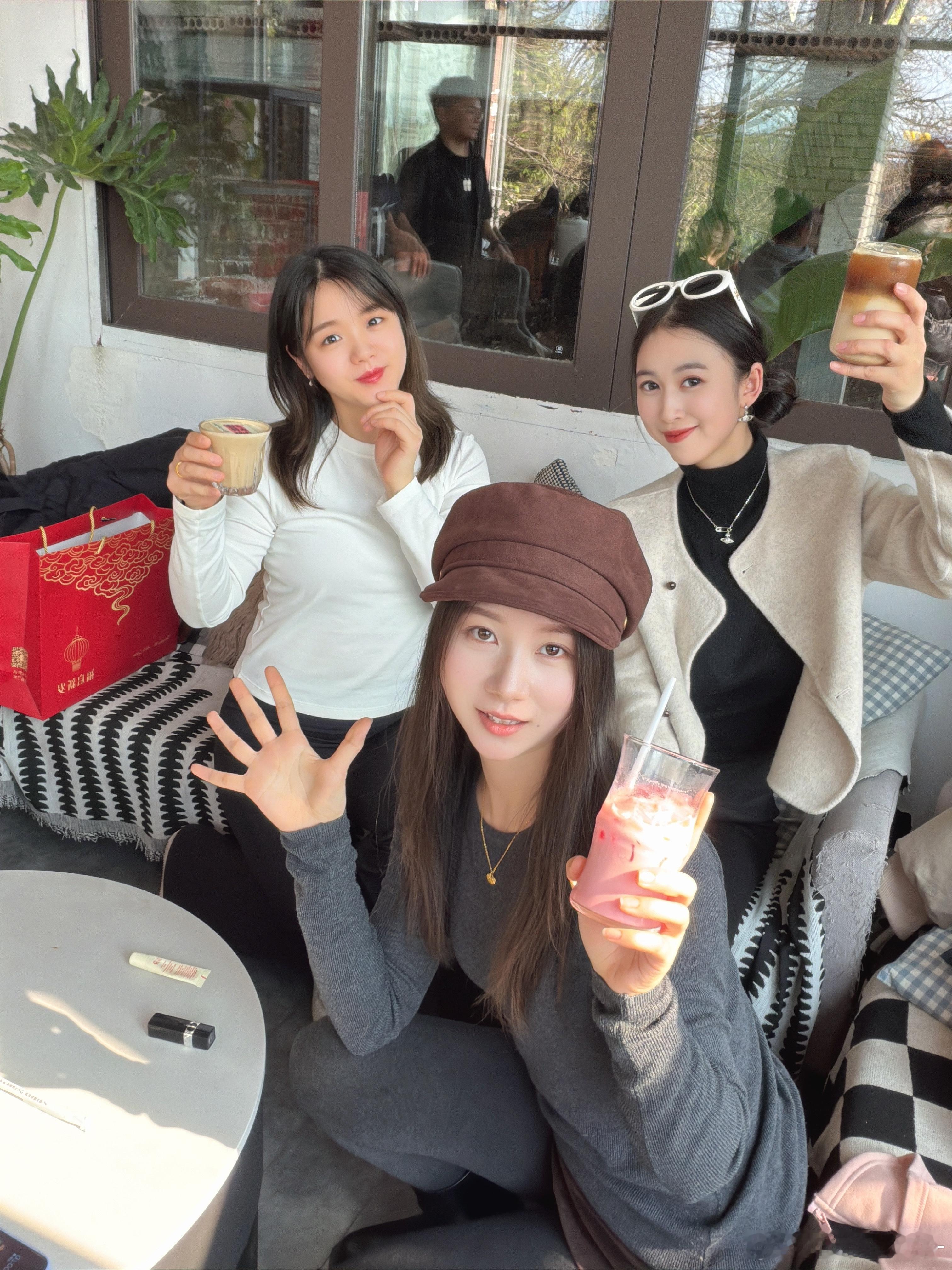 姐妹同心其利断金💪重庆·三倒拐重庆·三倒拐街