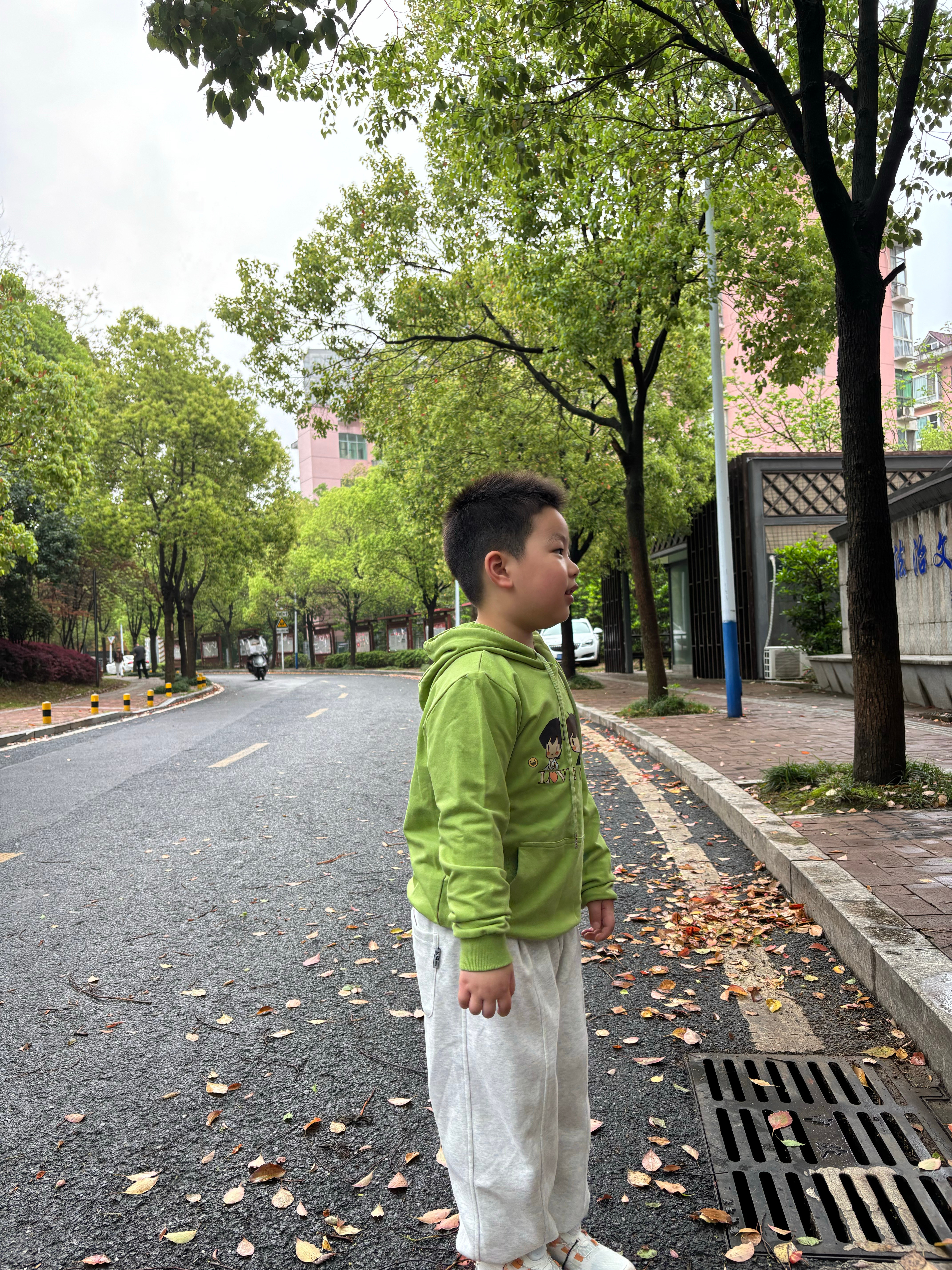 没想到啊没想到定制的这款淇淇衣大儿子穿完小儿子可以继续穿我真是勤俭持家的小天才