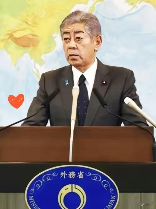 现在知道害怕了？中方刚宣布加强对日本两用物项出口管制，日方外务省就急得连夜加班