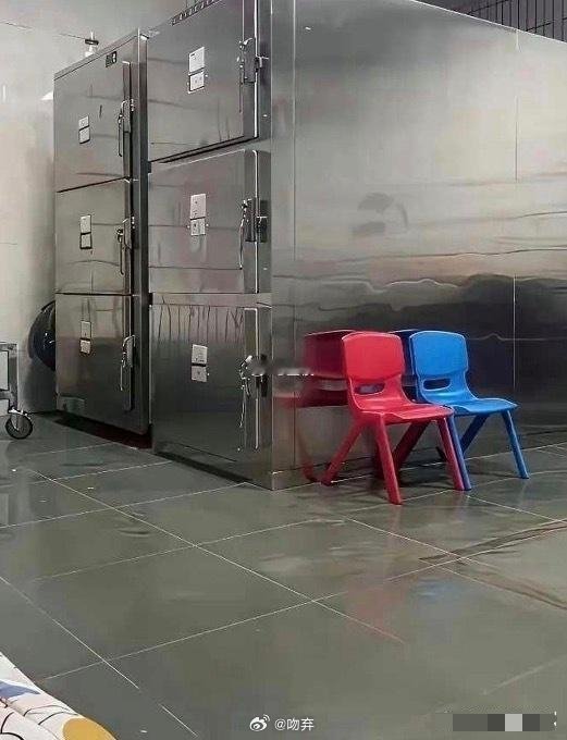 兄弟们，一天900块的活儿，换你你愿意干吗？