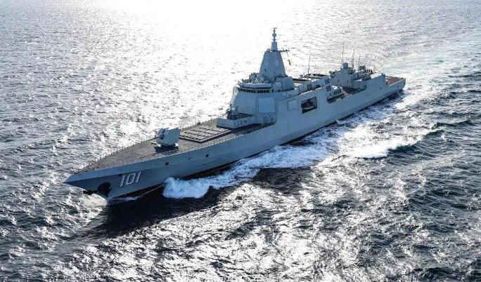 3月4日上午9时（当地时间），由055型驱逐舰“拉萨”号率领的中国海军护航舰队，